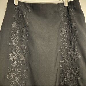 Banana Republic Black Wool Floral Embroidered Pencil Skirt Size 6 Lined